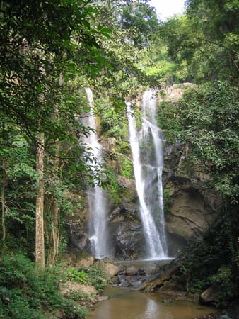 Mork Fah Waterfall i Doi Suthep-Pui