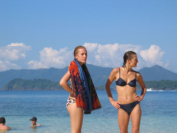 Li och Sabine håller utkik